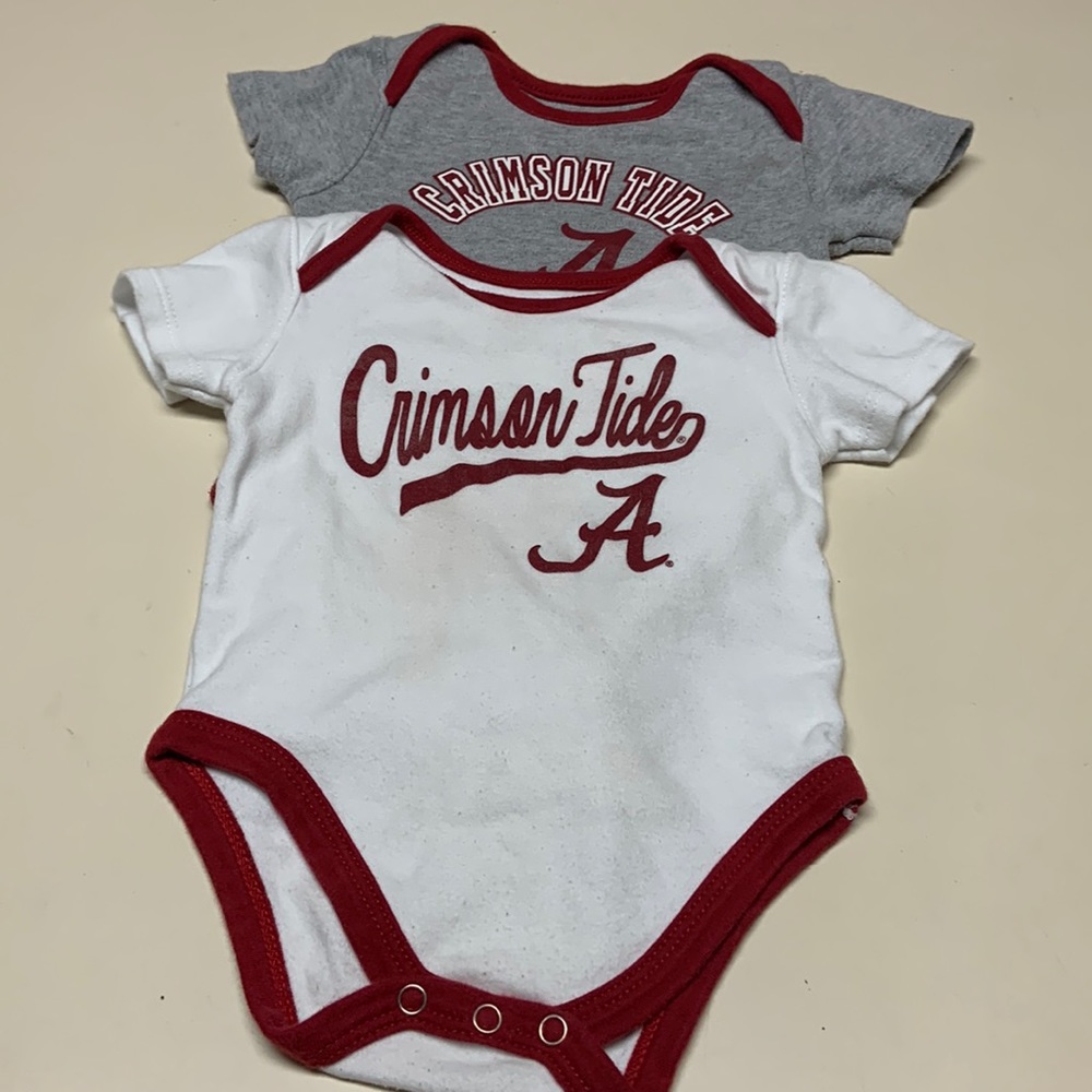 University of Alabama, Crimson Tide onesie. Very good condition.